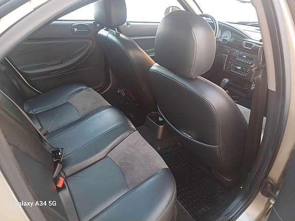 Chrysler Sebring 10 of 19