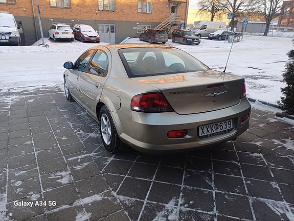 Chrysler Sebring 3 of 19