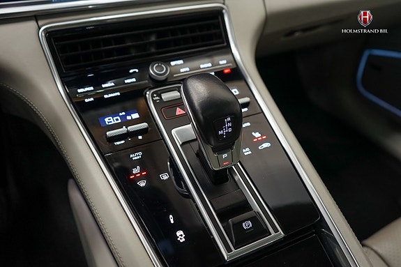 Porsche Panamera Turbo 22 of 28