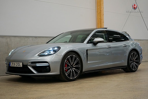 Porsche Panamera Turbo 3 of 5