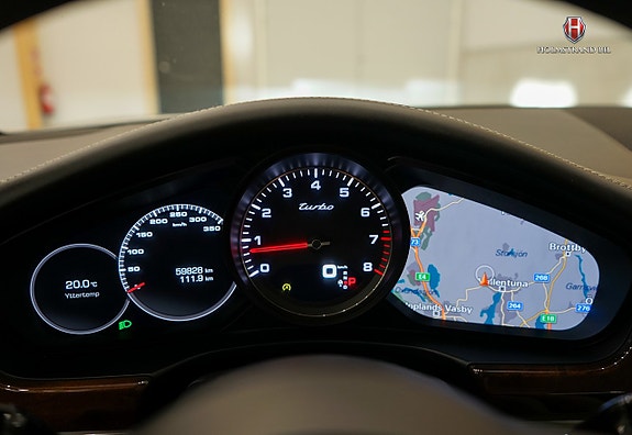 Porsche Panamera Turbo 16 of 28