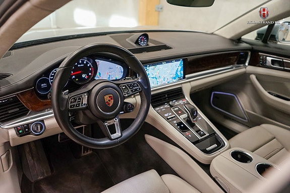 Porsche Panamera Turbo 9 of 28