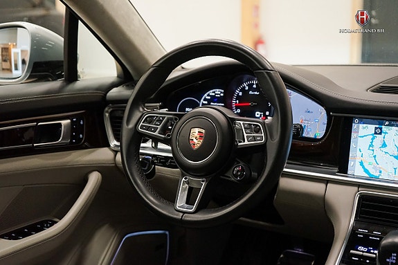 Porsche Panamera Turbo 15 of 28