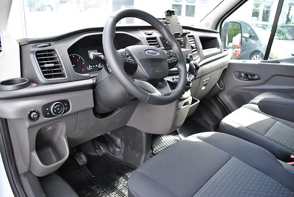 Ford Transit 12 of 17