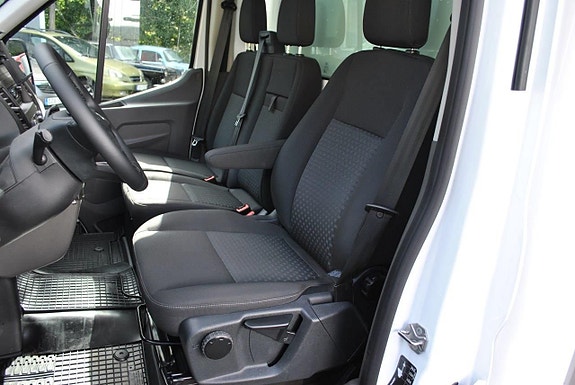 Ford Transit 13 of 17