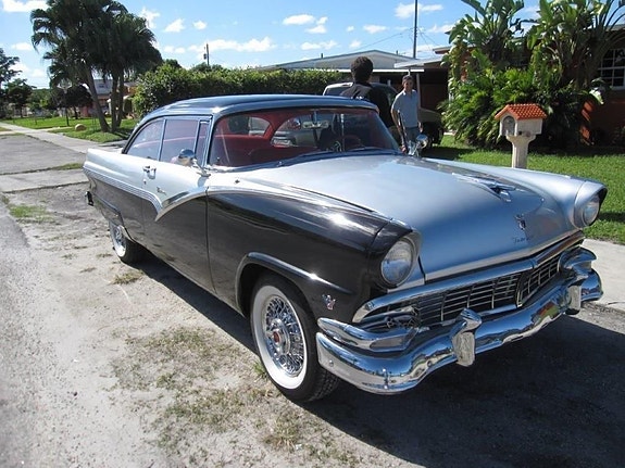 Ford Fairlane 9 of 26