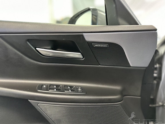 Jaguar XE 13 of 24