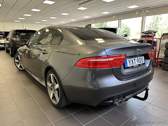 Jaguar XE 2 of 24