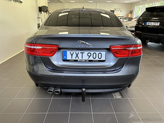 Jaguar XE 3 of 24