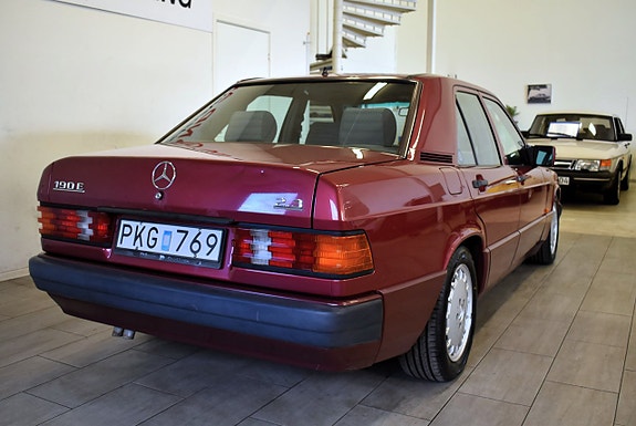Mercedes-Benz 190 E 5 of 5