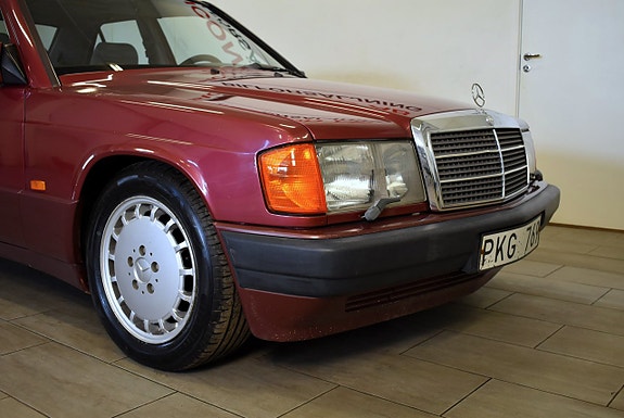 Mercedes-Benz 190 E 11 of 20