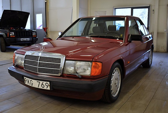 Mercedes-Benz 190 E 8 of 20