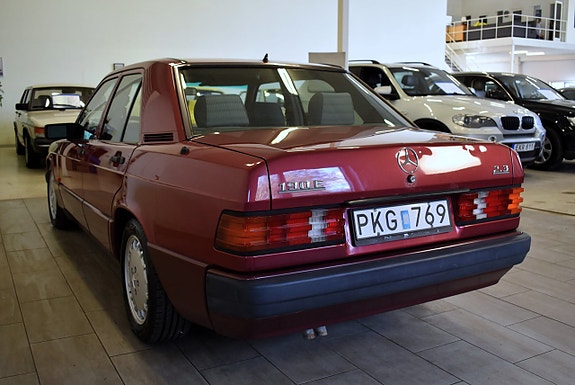 Mercedes-Benz 190 E 7 of 20