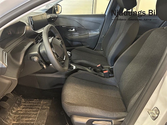 Peugeot 208 6 of 9