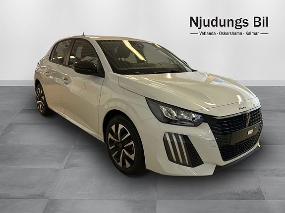 Peugeot 208 4 of 9