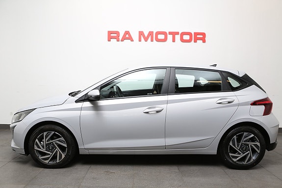 Hyundai i20 2 of 5