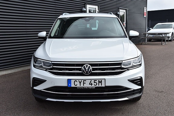 Volkswagen Tiguan 2 of 20