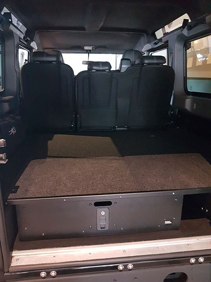 Land Rover Defender 110 20 of 22