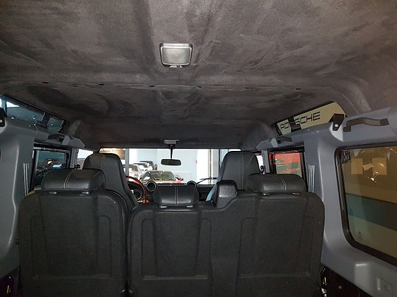 Land Rover Defender 110 22 of 22
