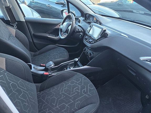 Peugeot 2008 26 of 30