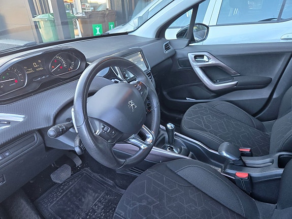Peugeot 2008 29 of 30