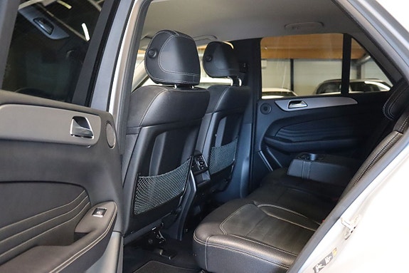 Mercedes-Benz ML350 8 of 12