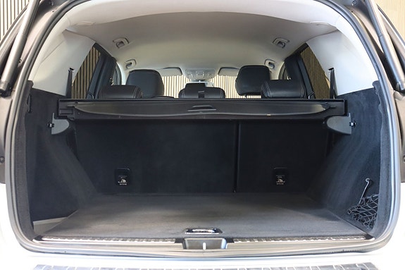 Mercedes-Benz ML350 9 of 12