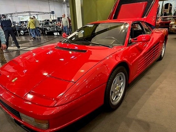 Ferrari Testarossa 2 of 5