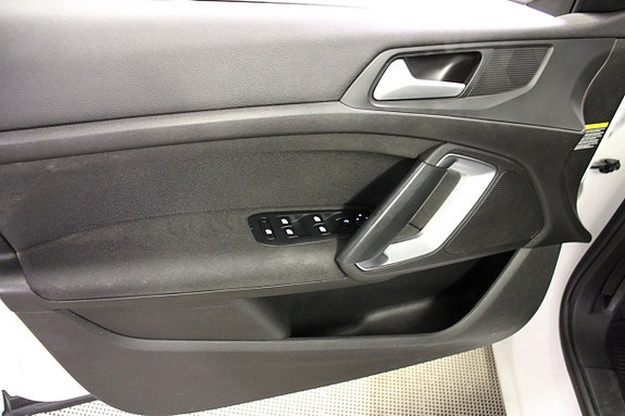 Peugeot 308 6 of 16