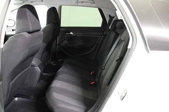 Peugeot 308 9 of 16