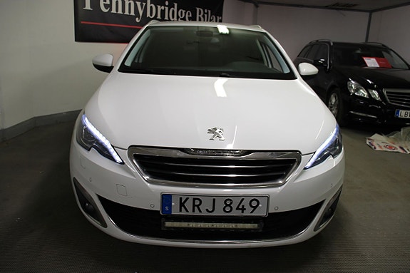 Peugeot 308 2 of 16