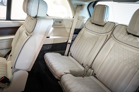 Land Rover Range Rover 17 of 25