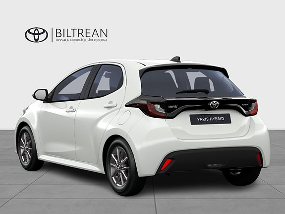 Toyota Yaris 5 of 6