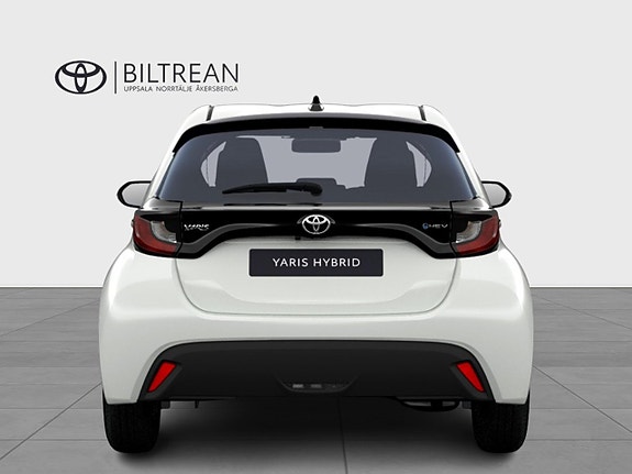 Toyota Yaris 3 of 6
