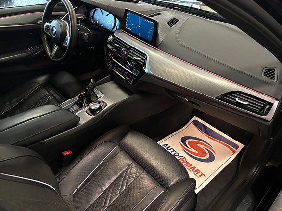 BMW M550i 30 of 30