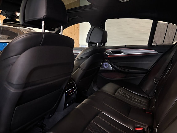 BMW M550i 25 of 30