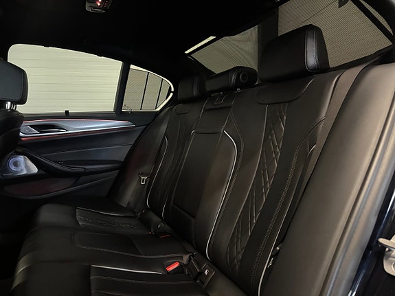 BMW M550i 26 of 30