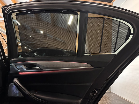 BMW M550i 30 of 30