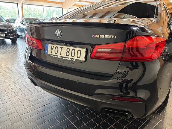 BMW M550i 5 of 30