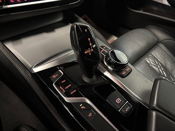 BMW M550i 14 of 30