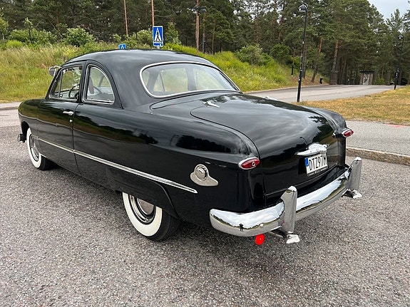 Ford Custom 4 of 5