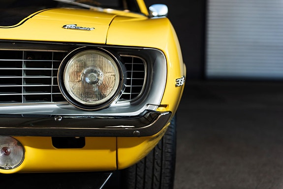 Chevrolet Camaro 10 of 27