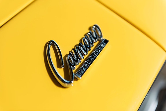 Chevrolet Camaro 12 of 27