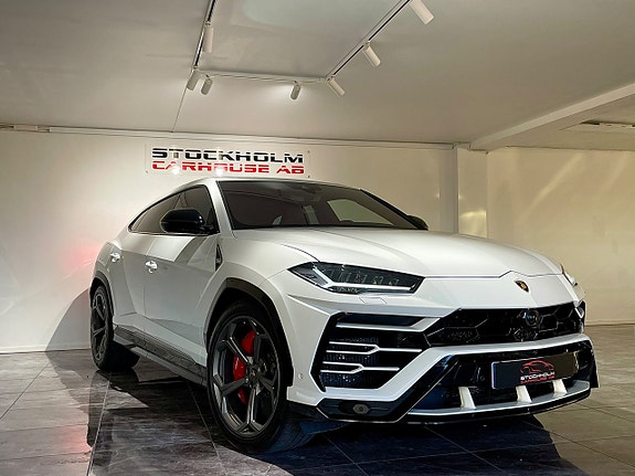 Lamborghini Urus 5 of 5