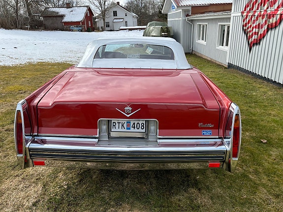 Cadillac Deville 7 of 17