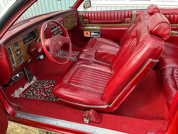 Cadillac Deville 12 of 17