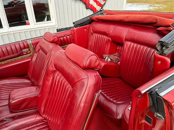 Cadillac Deville 11 of 17