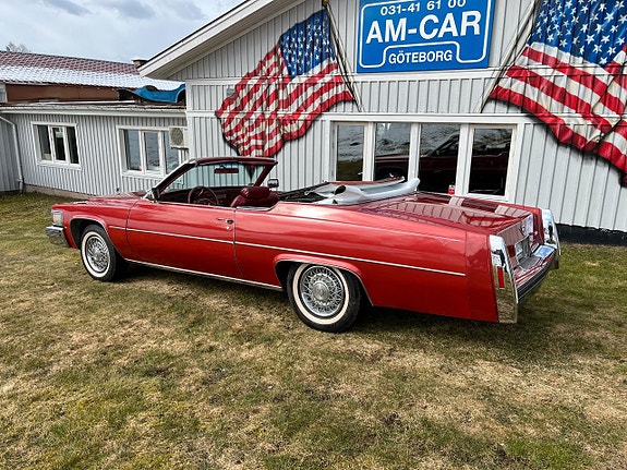 Cadillac Deville 2 of 17