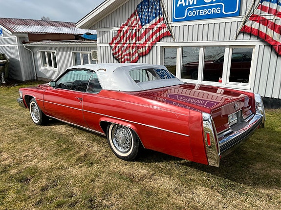 Cadillac Deville 8 of 17