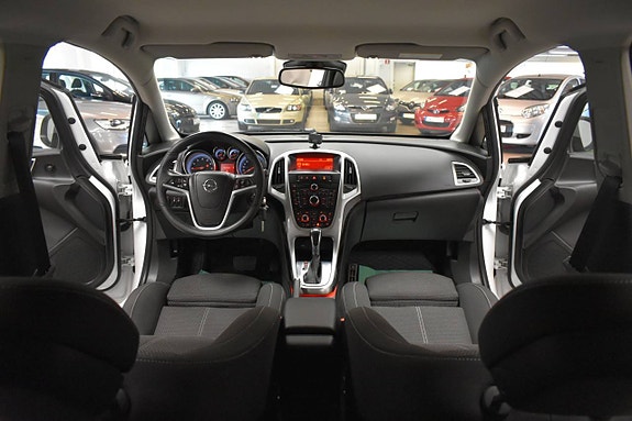 Opel Astra 17 of 24